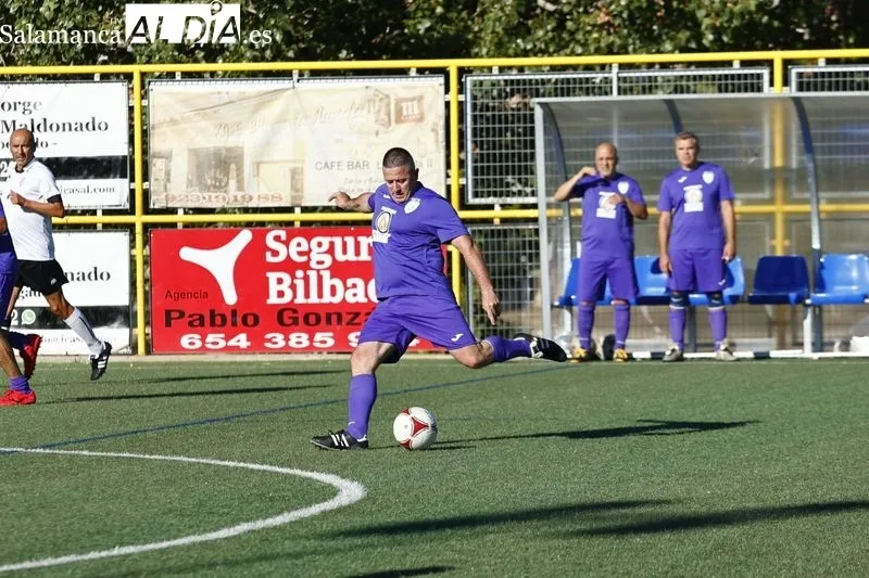 Foto 10 - Los veteranos recuerdan a 'Tabu' con el I Torneo Roberto S&aacute;nchez en su memoria