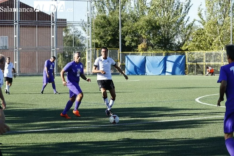Foto 2 - Los veteranos recuerdan a 'Tabu' con el I Torneo Roberto S&aacute;nchez en su memoria
