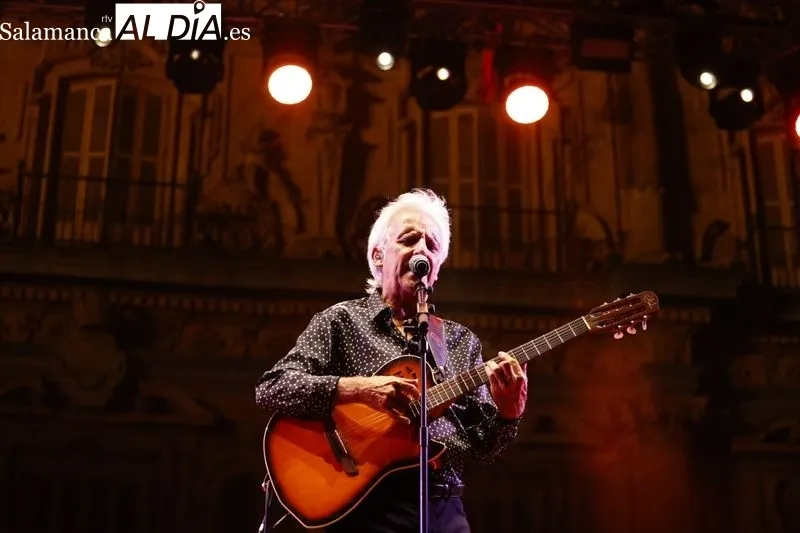 Concierto de Ariel Rot y Kiko Veneno este domingo en la Plaza Mayor de Salamanca. Fotos: David Sañudo