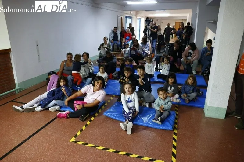 Foto 10 - La actuaci&oacute;n 'Reclownversiones' se traslada al interior de La Alamedilla por el mal tiempo