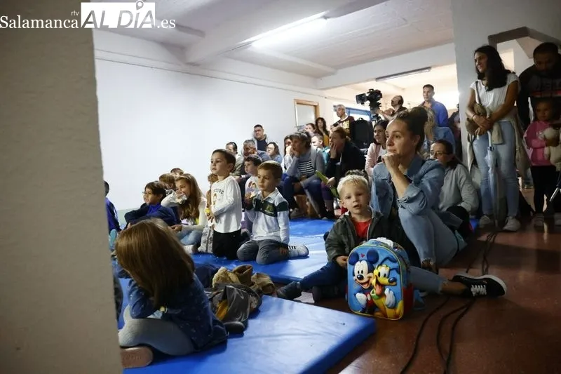 Foto 2 - La actuaci&oacute;n 'Reclownversiones' se traslada al interior de La Alamedilla por el mal tiempo