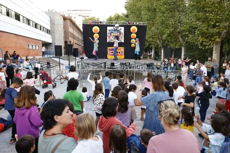 Foto 8 - 'Funky Super Disco' conquista La Alamedilla 