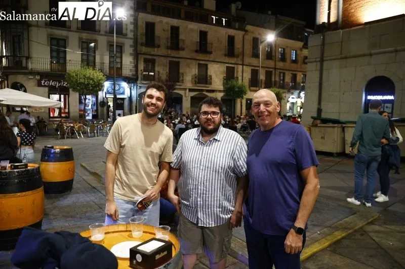 Imágenes de las casetas en la plaza del Mercado, Rúa Mayor, Rector Lucena y plaza de San Boal. Fotos: David Sañudo