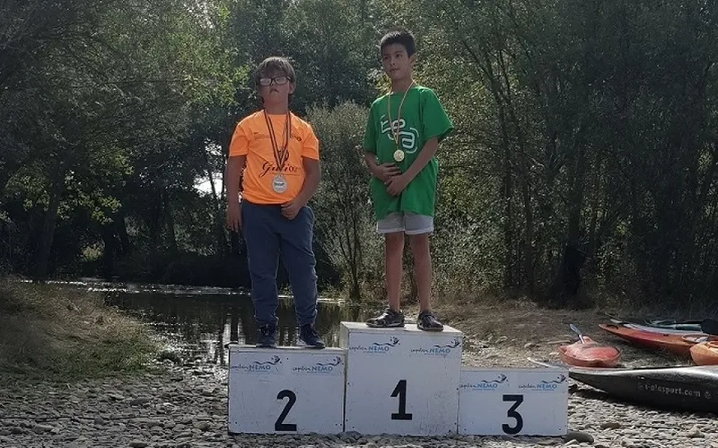 Foto 3 - Capit&aacute;n Nemo logra 72 medallas en el Regional de Pirag&uuml;ismo celebrado en el r&iacute;o &Aacute;gueda