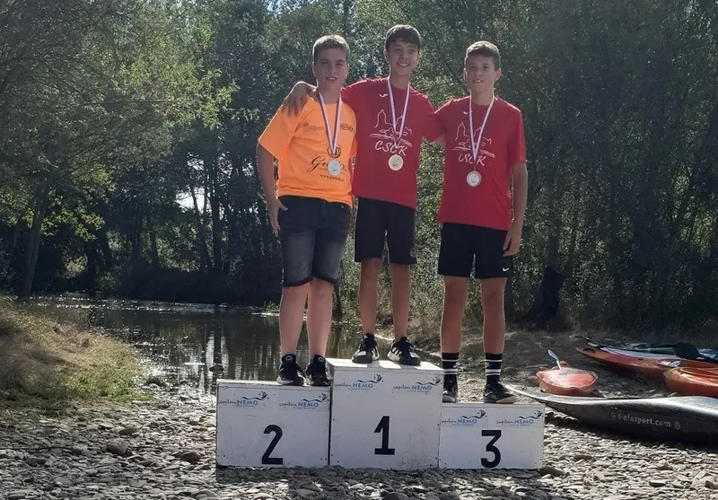 Foto 9 - Capit&aacute;n Nemo logra 72 medallas en el Regional de Pirag&uuml;ismo celebrado en el r&iacute;o &Aacute;gueda