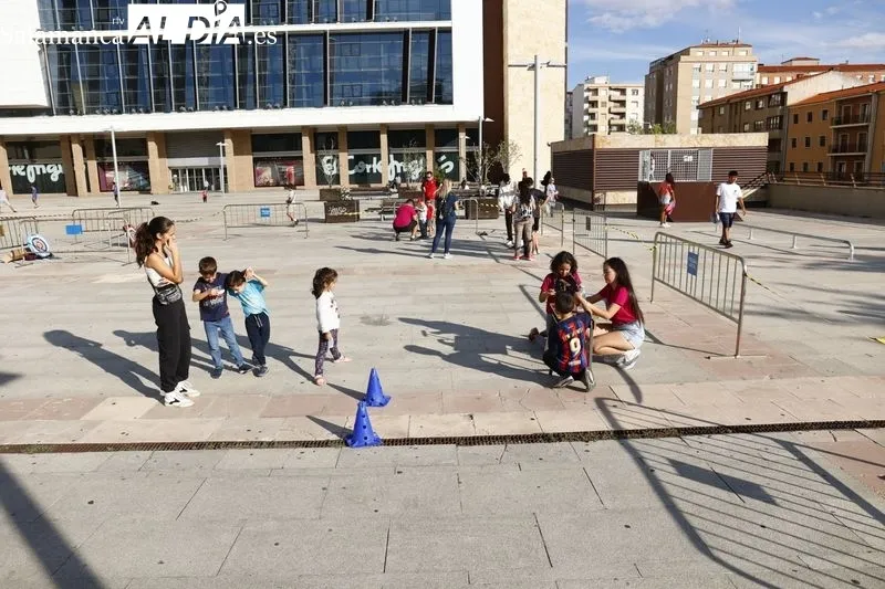Juegos infantiles en la Plaza de la Concordia. Fotos: David Sañudo