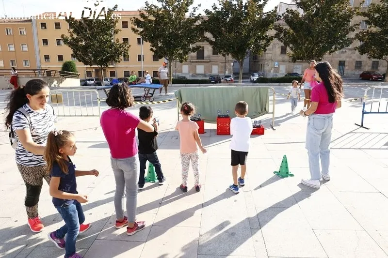 Juegos infantiles en la Plaza de la Concordia. Fotos: David Sañudo