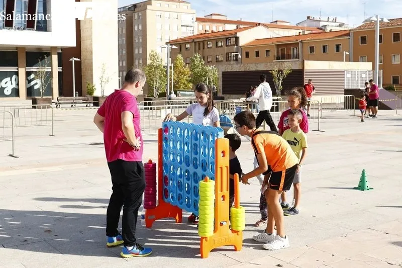 Juegos infantiles en la Plaza de la Concordia. Fotos: David Sañudo