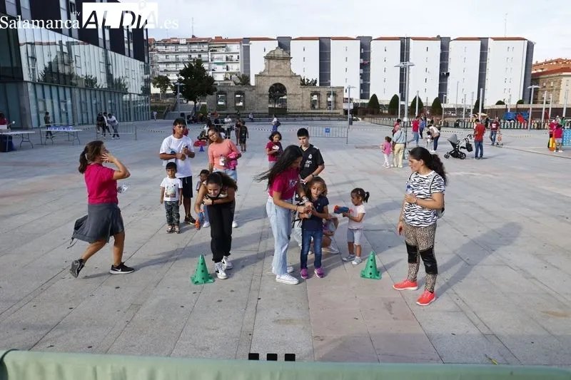 Juegos infantiles en la Plaza de la Concordia. Fotos: David Sañudo