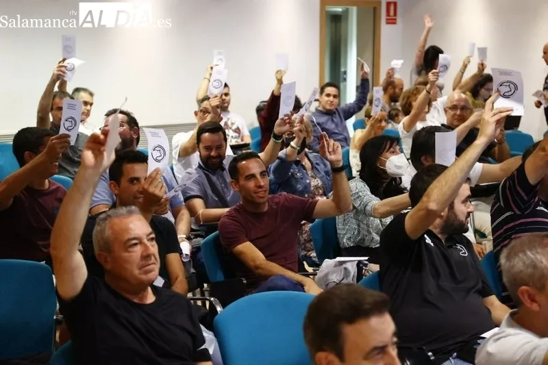 Foto 2 - Los socios de Unionistas aprueban que el club tenga un presupuesto de 1.627.000 euros para la 22/23