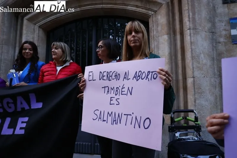 Concentración del Movimiento Feminista de Salamanca este miércoles. Foto: David Sañudo