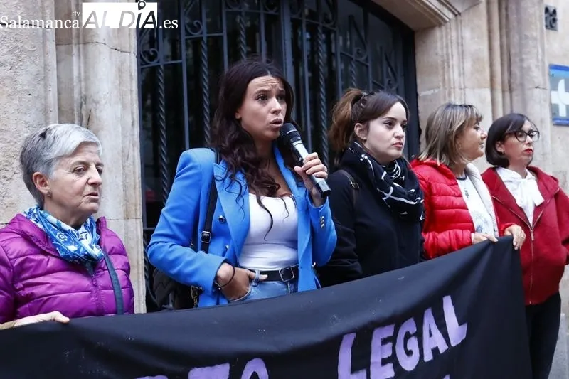 Concentración del Movimiento Feminista de Salamanca este miércoles. Foto: David Sañudo