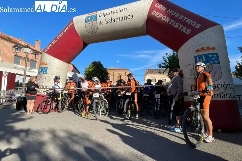 La KDD BTT Ruta de la Piedra ponía en marcha este domingo su novena edición en Cantalapiedra 