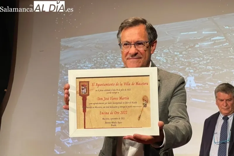 La familia de José Flores recogía la Encina de Oro póstuma a José Flores