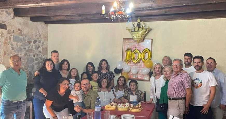 Foto 1 - Juliana González Lorenzo festeja en Martín de Yeltes su centenario