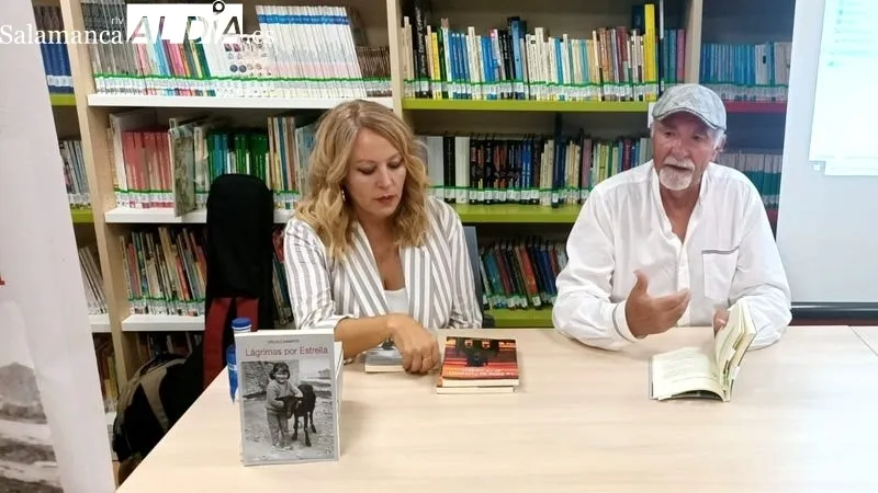 El escritor acompañó la presentación de su novela con una concierto de música popular