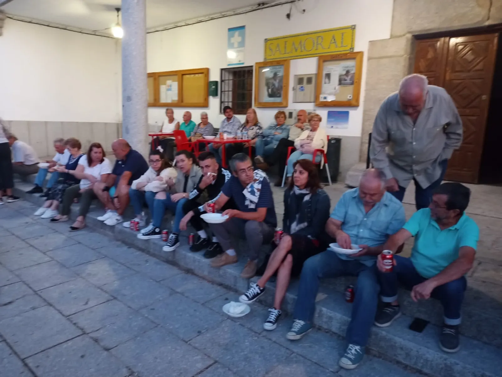La Tuna Universitaria protagonizaba una animada tarde de fiesta en Salmoral