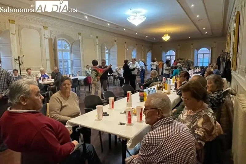 El Centro Social acogía este viernes la fiesta de los mayores dentro de las celebraciones patronales