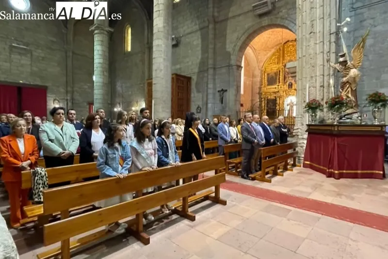 La festividad del patròn de Peñaranda, San Miguel Arcángel, se celebra a pesar de la lluvia 