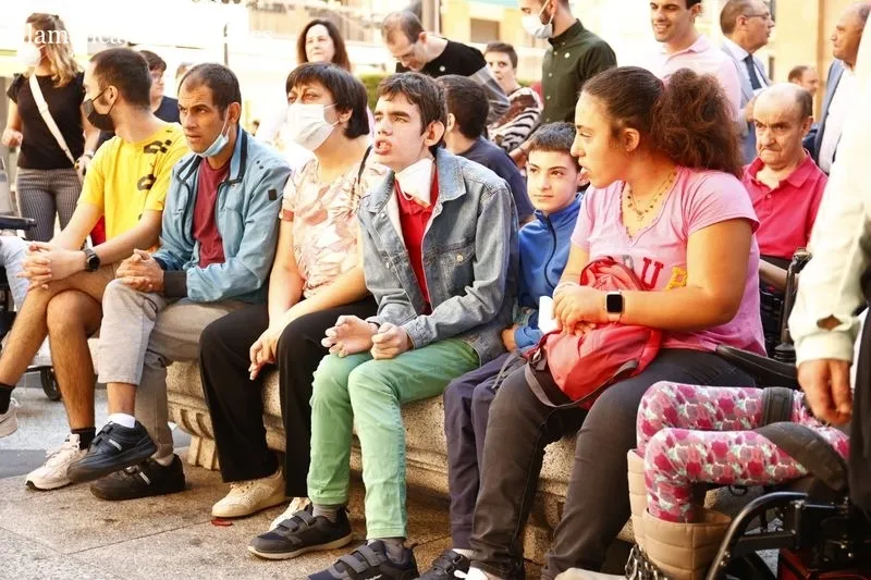 Jornada solidaria en Feria de Día con la presencia de integrantes de Aspace. Foto de David Sañudo