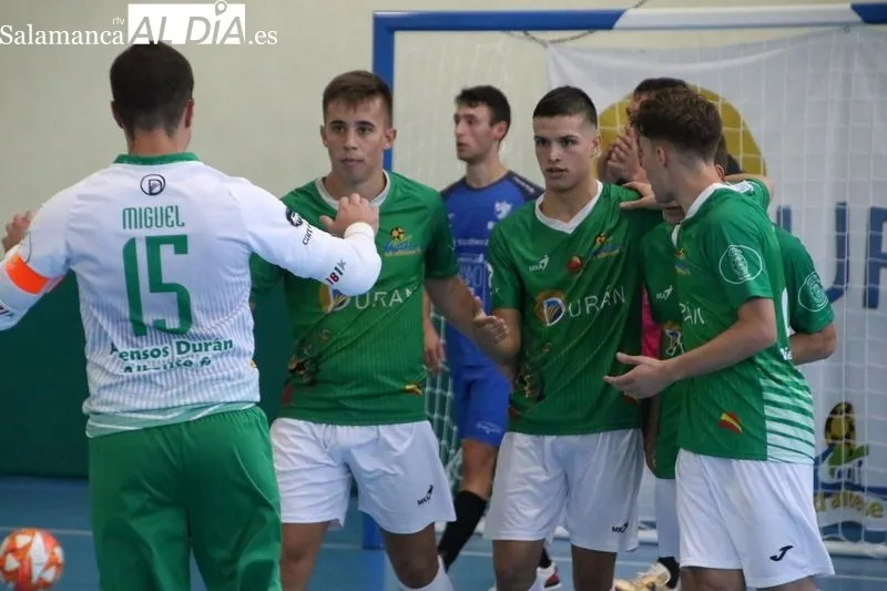 Foto 2 - Carmen &Aacute;lvarez S&aacute;nchez debuta con el Real Betis jugando &iacute;ntegro el estreno de la Liga F