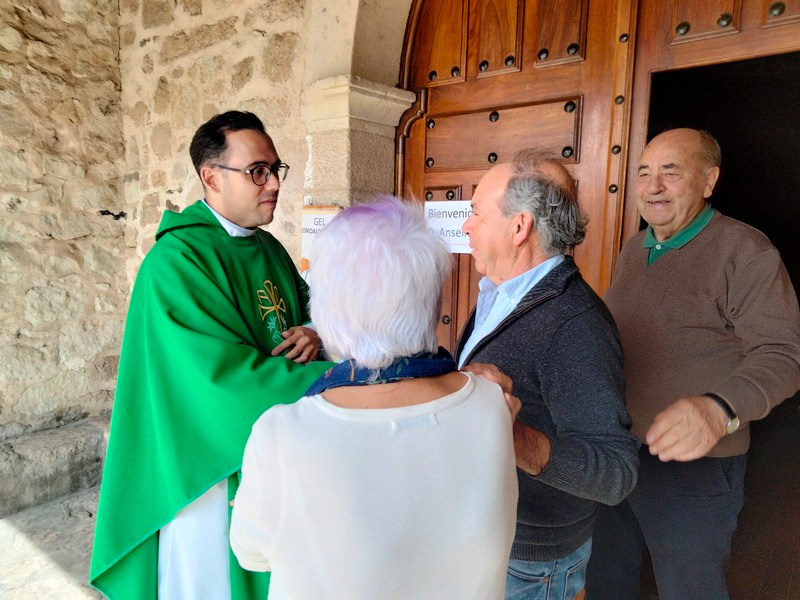 Primera misa de Alselmo Matilla Santos como párroco de Boada / FOTOS: JESÚS CRUZ