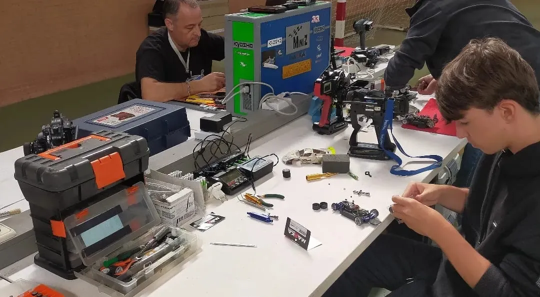 El Club RC Peñaranda organizaba la II Quedada Mini Z San Miguel en Peñaranda