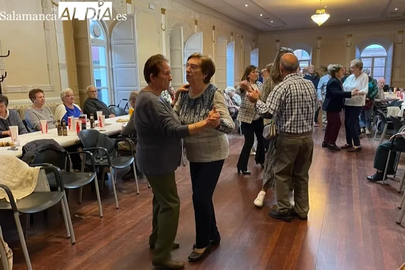 El Centro Social acogía este viernes la fiesta de los mayores dentro de las celebraciones patronales