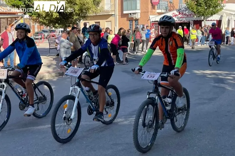 La KDD BTT Ruta de la Piedra ponía en marcha este domingo su novena edición en Cantalapiedra 