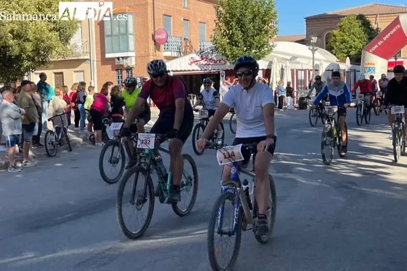 La KDD BTT Ruta de la Piedra ponía en marcha este domingo su novena edición en Cantalapiedra 