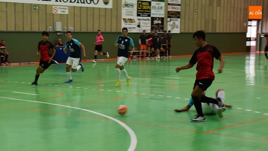 Foto 7 - Tierno Galv&aacute;n impone su superioridad ante un m&aacute;s que combativo III Juvenil