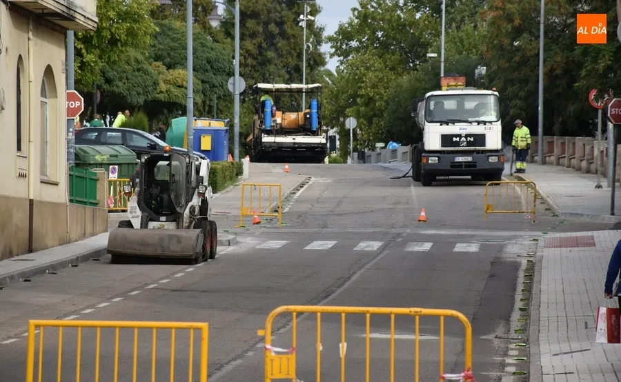 Foto 4 - En marcha el reasfaltado de la Avenida Conde de Fox&aacute;