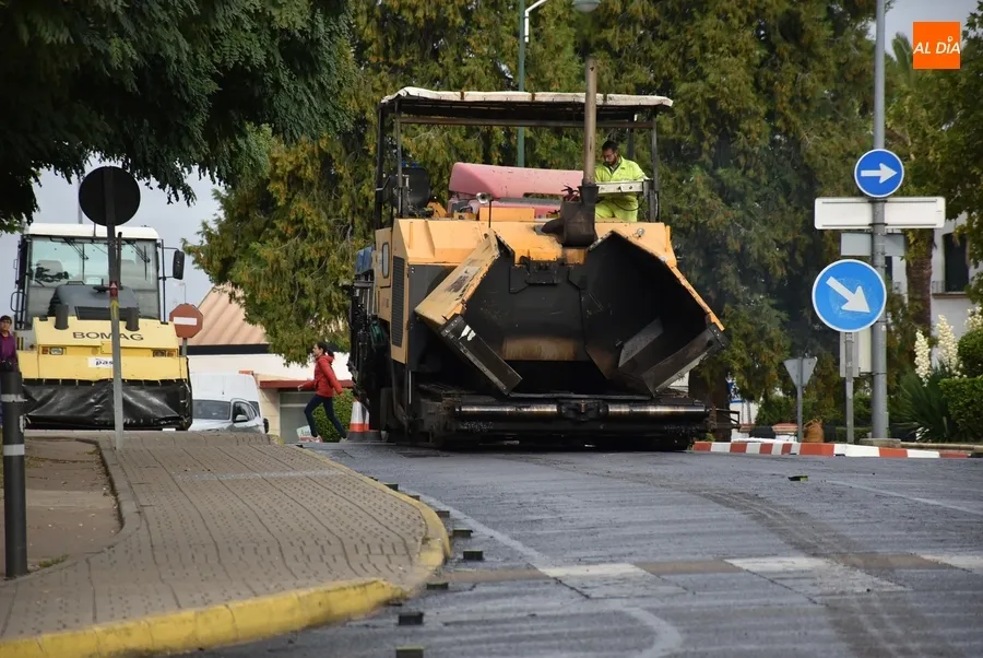 Foto 5 - En marcha el reasfaltado de la Avenida Conde de Fox&aacute;