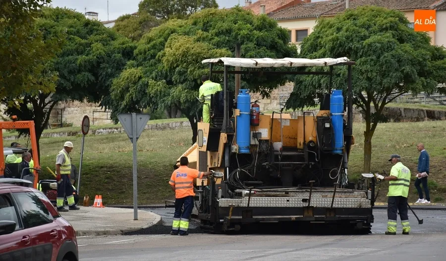 Foto 10 - En marcha el reasfaltado de la Avenida Conde de Fox&aacute;