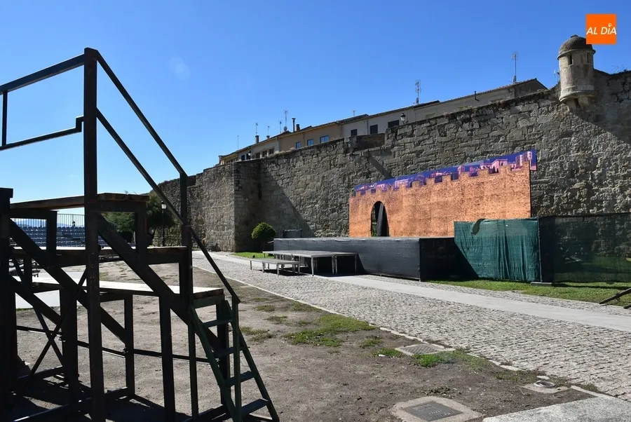 Foto 2 - Mir&oacute;briga termina de engalanarse para el esperado regreso de la Feria Medieval
