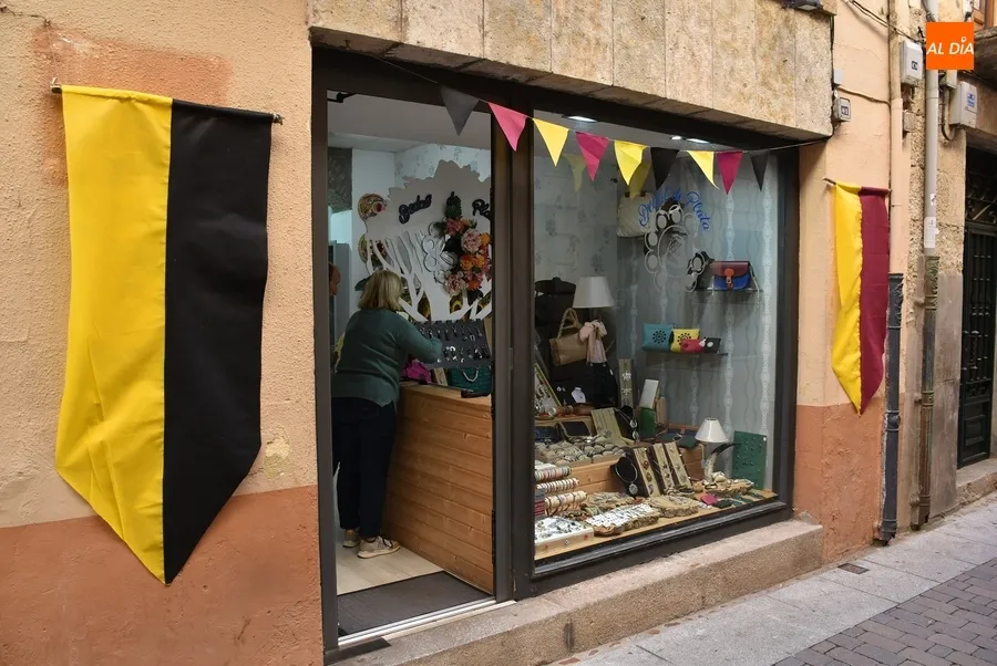 Foto 7 - Mir&oacute;briga termina de engalanarse para el esperado regreso de la Feria Medieval
