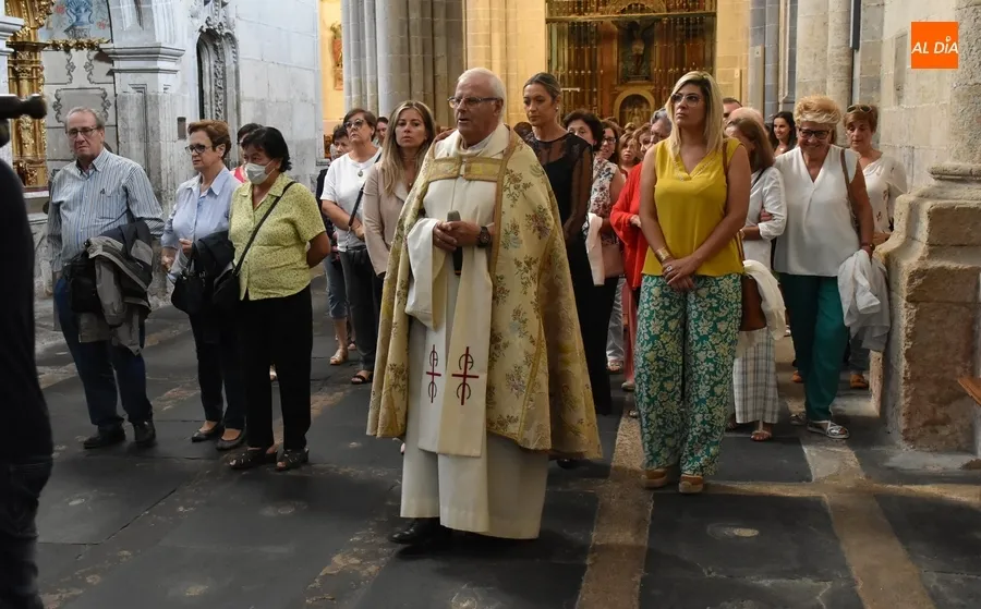 Foto 11 - La Cofrad&iacute;a de La Soledad conmemora los Dolores de la Virgen procesionando por la Catedral