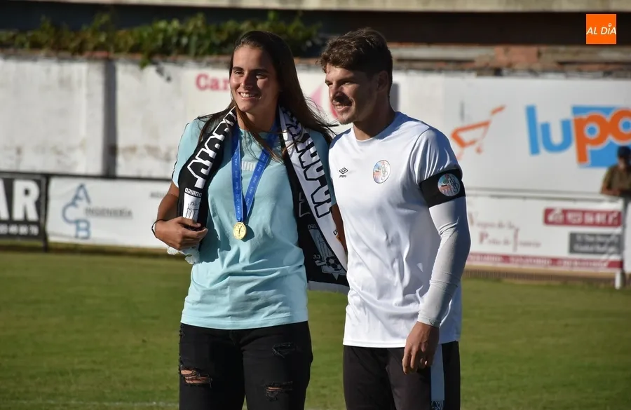 Foto 7 - Carmen &Aacute;lvarez S&aacute;nchez recibe el cari&ntilde;o del Francisco Mateos