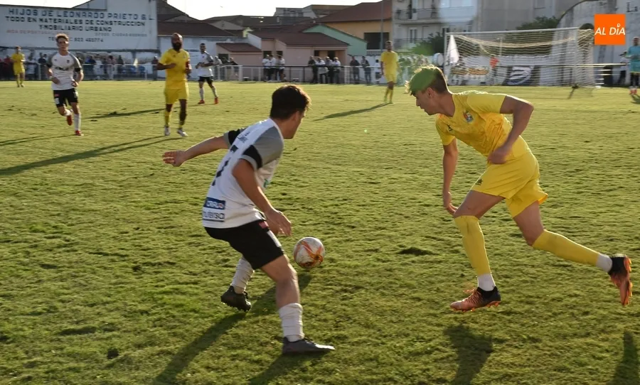 Foto 3 - El Ciudad Rodrigo suma su primera victoria del curso con un inesperado 4-1