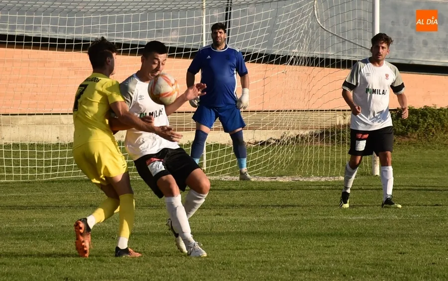 Foto 5 - El Ciudad Rodrigo suma su primera victoria del curso con un inesperado 4-1