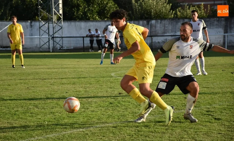 Foto 6 - El Ciudad Rodrigo suma su primera victoria del curso con un inesperado 4-1
