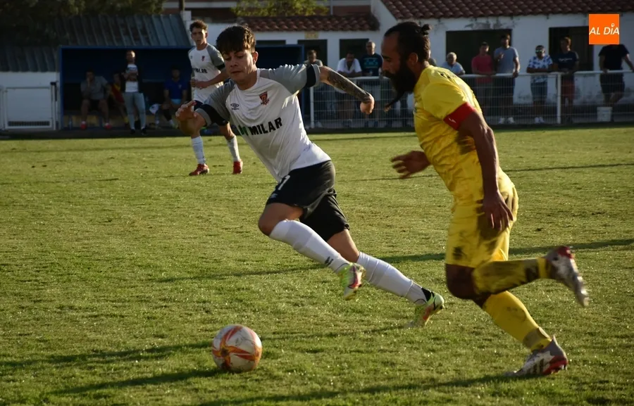 Foto 9 - El Ciudad Rodrigo suma su primera victoria del curso con un inesperado 4-1