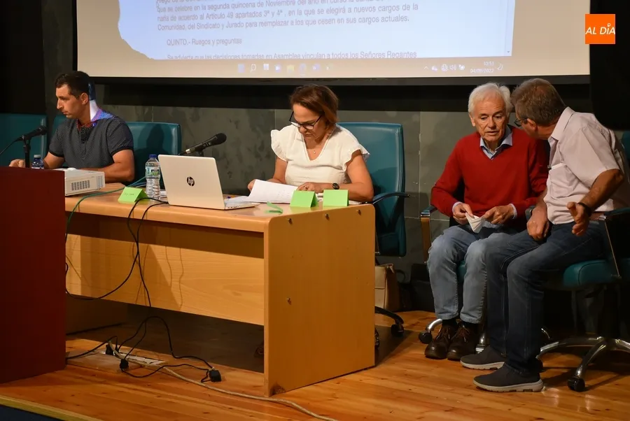 Foto 4 - Bronca reuni&oacute;n de los regantes de la Margen Izquierda, cuyo futuro inmediato queda en el aire