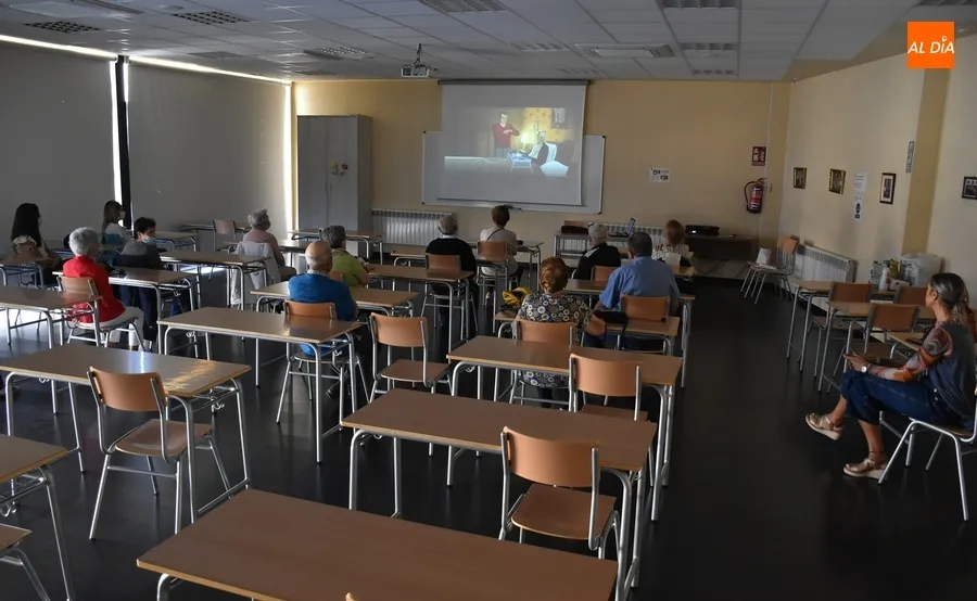 Foto 2 - AFAD inicia con un cinef&oacute;rum sus actos por el D&iacute;a Mundial del Alzheimer