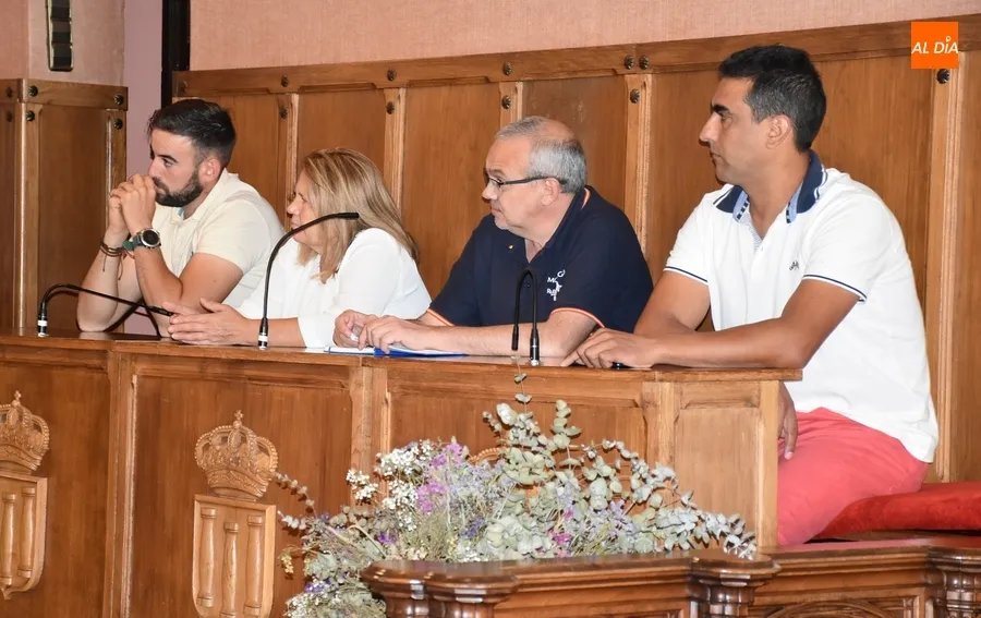 Foto 8 - Su&aacute;rez-Qui&ntilde;ones presenta un Plan a 10 a&ntilde;os de restauraci&oacute;n medioambiental a los municipios afectados