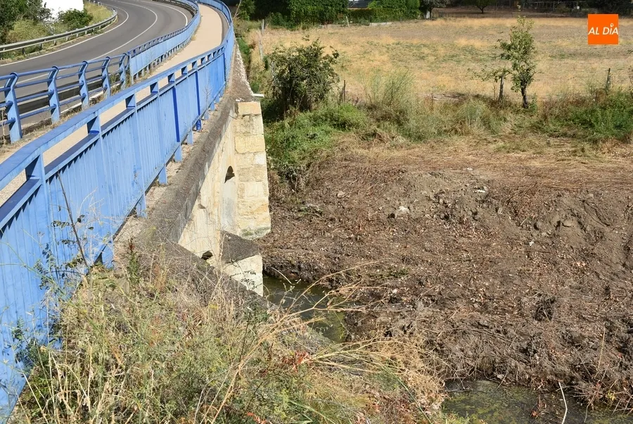 Foto 5 - La Confederaci&oacute;n adecenta tambi&eacute;n el Regato San Giraldo