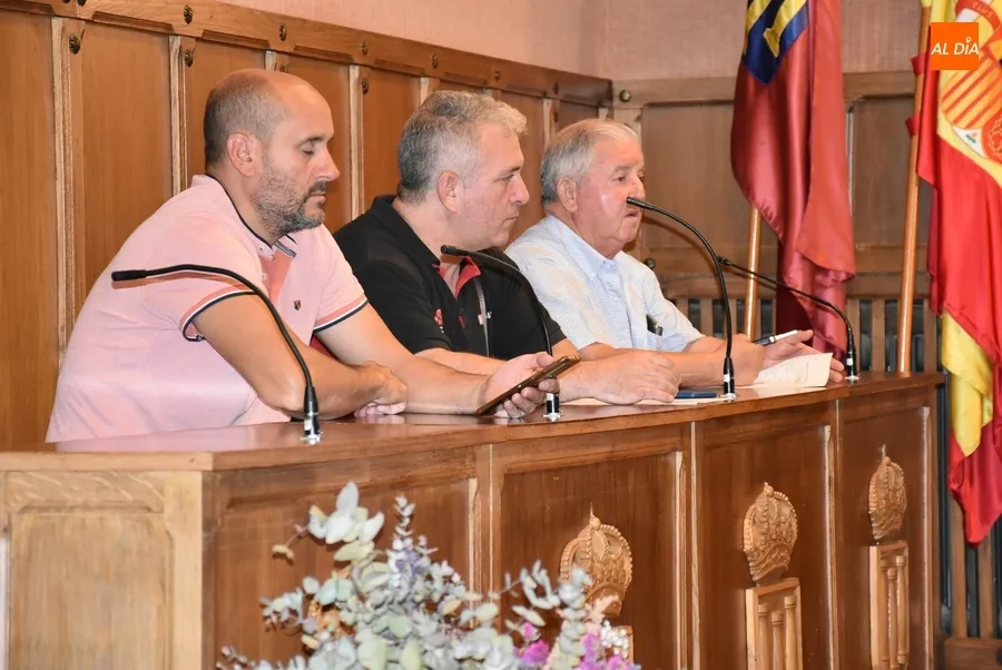 Foto 3 - Cada localidad de la Mancomunidad contar&aacute; con un remolque con un dep&oacute;sito de 1.000 litros de agua
