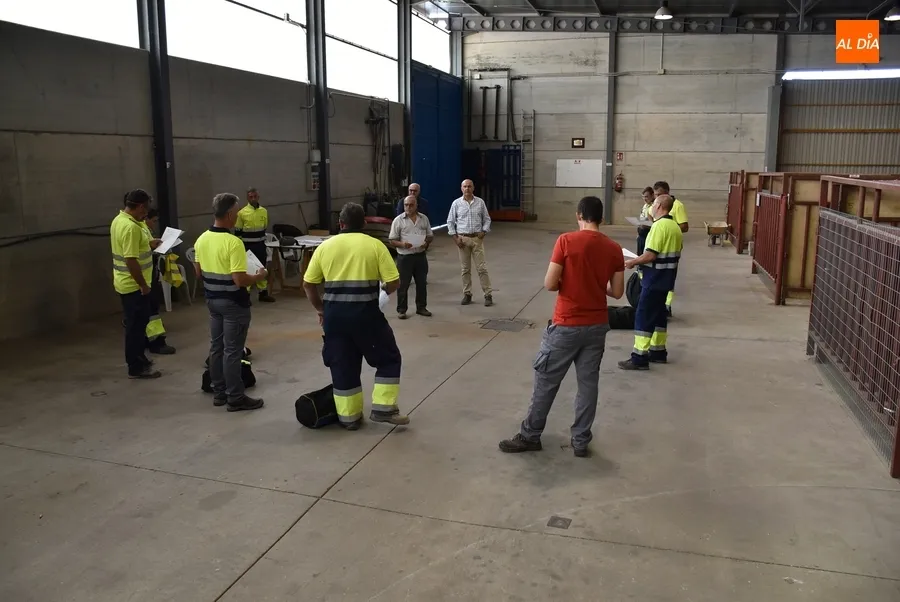 Foto 5 - Los boxes de la nave de ferias acogen el &uacute;ltimo ejercicio de la oposici&oacute;n de Oficial de 1&ordf;
