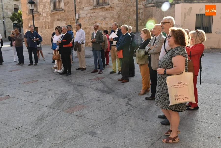 Foto 7 - Los participantes en la Asamblea de la CECEL se empapan del folclore y el patrimonio mirobrigense