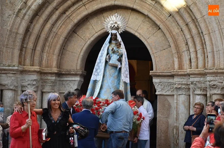 Foto 6 - La Virgen de la Pe&ntilde;a reina en Mir&oacute;briga tres a&ntilde;os despu&eacute;s esquivando la lluvia de milagro